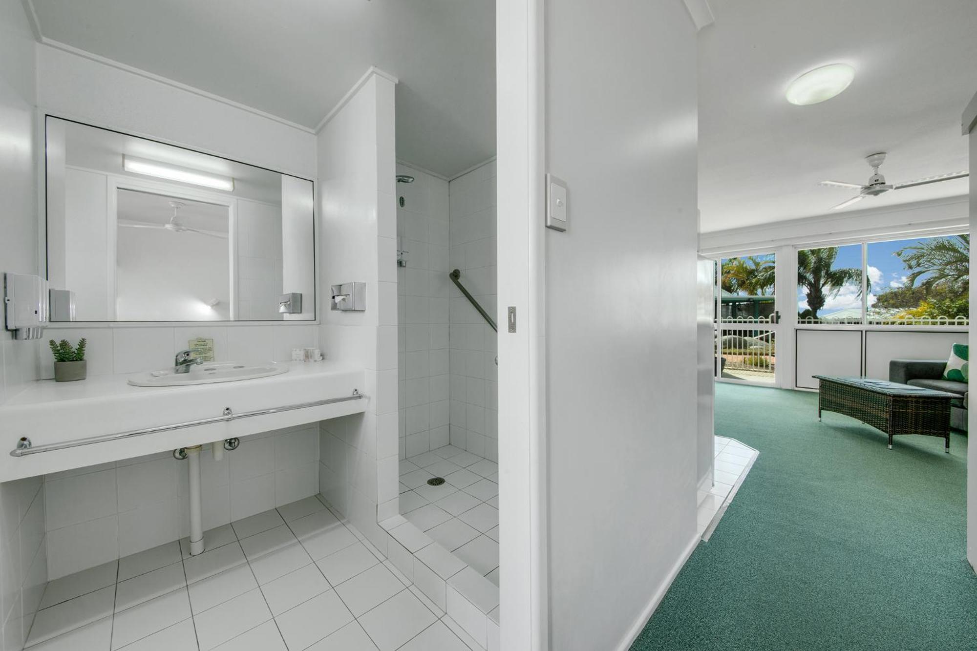 Reef Adventureland Motor Inn Tannum Sands Eksteriør bilde